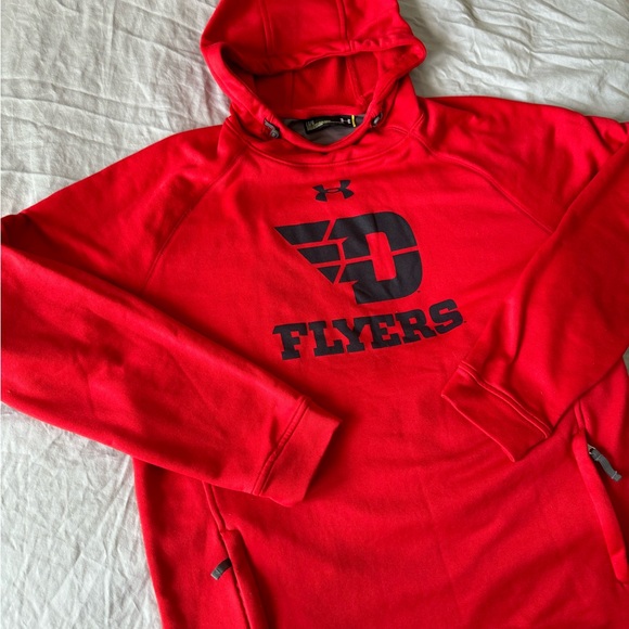 DAYTON FLYERS (UNDER ARMOUR) hoodie. - Picture 6 of 16